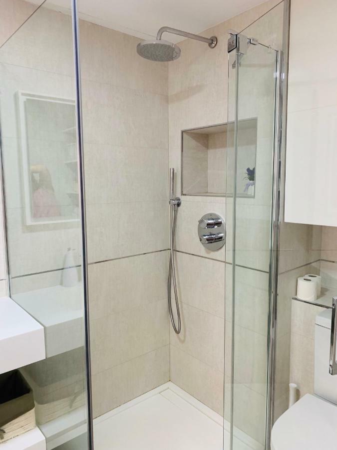 Cathedral Studio, Luxury Studio In Cathedral Area, Parking Optional 塞维利亚 外观 照片